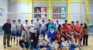 Genç erkekler voleybol müsabakaları düzenlendi