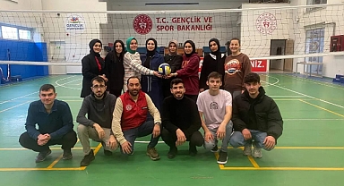 Gençlik Merkezi voleybol ve bisiklet şöleni gerçekleştirdi