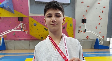 Judoda Atlas Kaan Eyüpoğlun'dan gümüş madalya