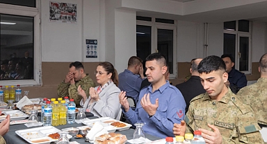 Vali Arslan, Garnizon Komutanlığı'ndaki İftara Katıldı