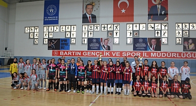 Yıldız Kızlar Futsal Müsabakaları Sona Erdi