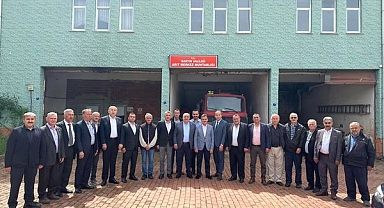 AK Parti İsimler Muhtarlarla Buluştu