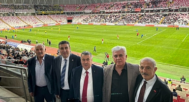 Başkanlar Maç İzledi