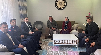 Kaymakam, Şehit Ailesini Unutmadı