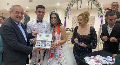 Uzun, Düğüne Katıldı