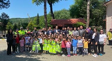 Başkan, Trafik Haftasını Çocuklarla Kutladı
