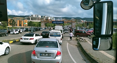 Mezuniyet Trafiği Kilitledi