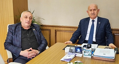 Muhtar Belediye Başkanını Ziyaret Etti