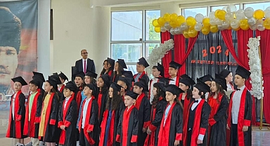 Başkan, Mezuniyete Katıldı