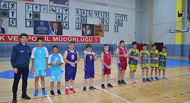 Baskette en değerli oyunculara ödülleri verildi