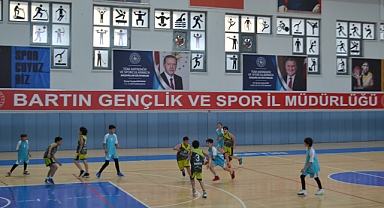 U12 Baskette Akademispor rakibini 63-15 yendi