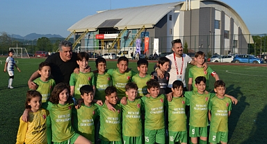 Yeni Bartınspor 3 kulvarda şampiyonluğa koşuyor