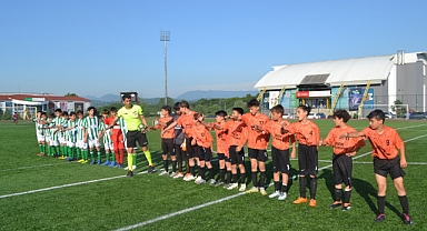 Yeni Bartınspor U13 oyuncuları yeteneklerini sergiledi