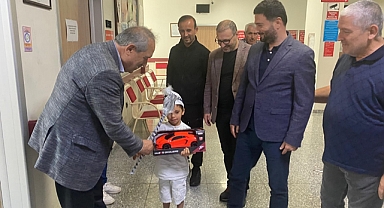 Başkandan Çocuklara Hediye