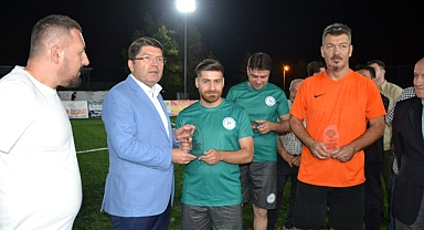 Hakemlere plaketleri Adalet Bakanı verdi