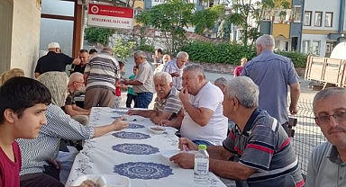 Hz. Ali Camii’nde Aşure İkramı