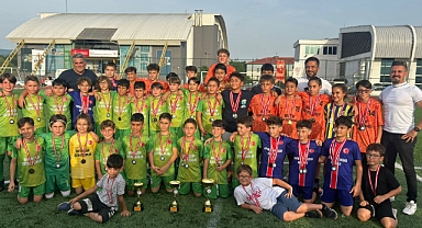 Yeni Bartınspor 3 kategoriye damga vurdu