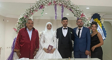 Başkan Nikah Kıydı