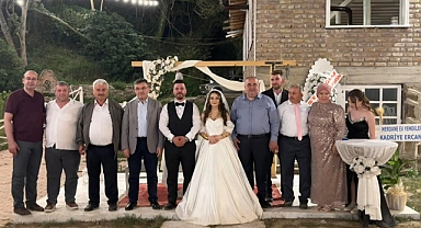 Mutluluklarına Ortak Oldular