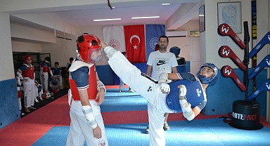 Taekwonda takım hazırlıklarını sürdürüyor