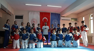 Taekwondo yaz okulu çalışmaları hız kesmiyor