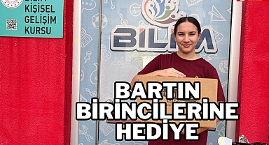 Bartın Birincilerine Öğretmenlerinden Hediye