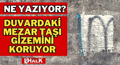 Duvardaki Mezar Taşında Ne Yazıyor?