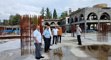 KESDER, Merkez Camii ve Küllyesini İnceledi