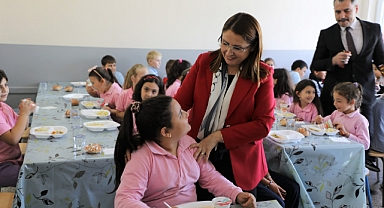 Vali, Miniklerle Buluştu
