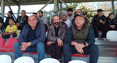 Eski yönetici yenilenen tribünde maçı izledi