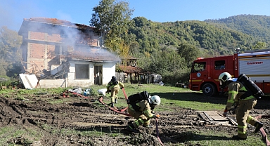İTFAİYE EKİPLERİ GÖREV BAŞINDA