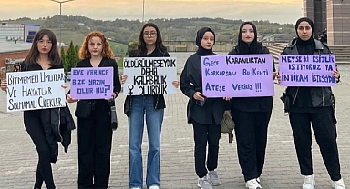 Kadınlar, Siyaha Büründü