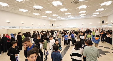 KİTAP FUARI’NA YOĞUN İLGİ