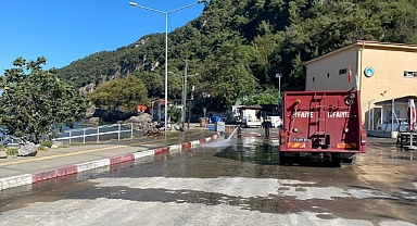 PLAJ VE YOLLAR ESKİ HALİNE KAVUŞUYOR