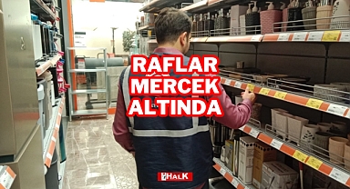 RAFLAR MERCEK ALTINDA