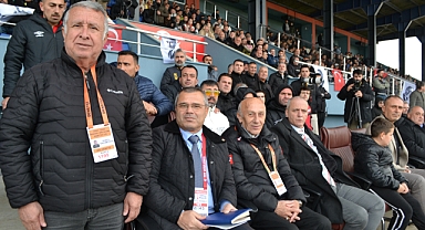 ASKF Başkanı Bağlum maçını takip etti