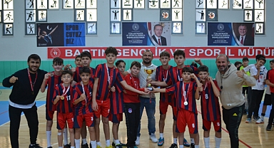 Futsal’da Fatih Ortaokulu şampiyon oldu