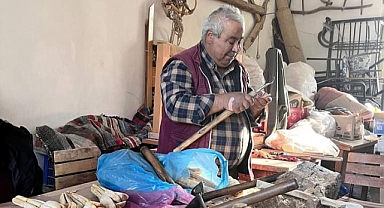 Gençlerden Şimşir Kaşık Ustasına Ziyaret