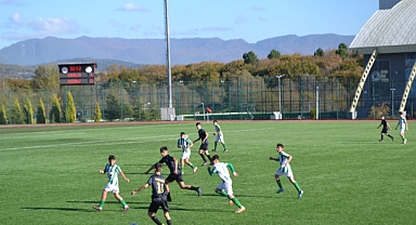 U14’de Bartın Gençlerbirliği iddiasını sürdürdü