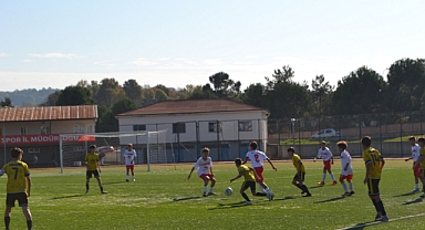U14’de Yeni Bartınspor liderliğe yükseldi