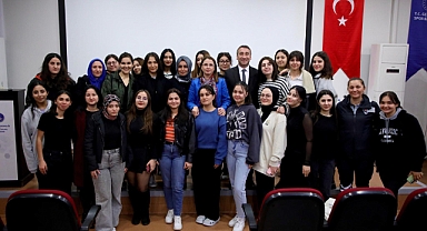 Üniversitede Kadın Dayanışması