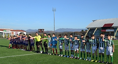 U14'de Bartın Genç Orduspor'dan 3-0'lık skor