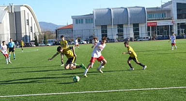 U14 Liginde şampiyonluk ipini kim göğüsleyecek