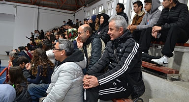 Voleybol final maçını önemli isimler izledi