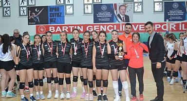 Voleybol Genç Kızlarda FSM 2.oldu
