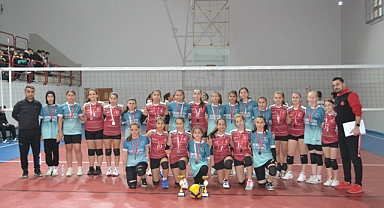 Yıldız Kızlar voleybol müsabakaları sona erdi