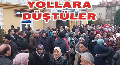 Yollara Düştüler