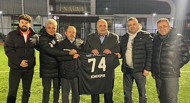Milletvekili Aldatmaz'a forma hediye edildi