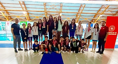 Yüzücüler Mersin’den madalya ile döndü