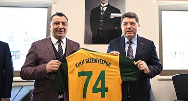 Bakan Tunç’a kulu forması hediye edildi